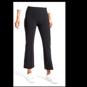 Like New Athleta Mercurial Crop Flare Pant sz M